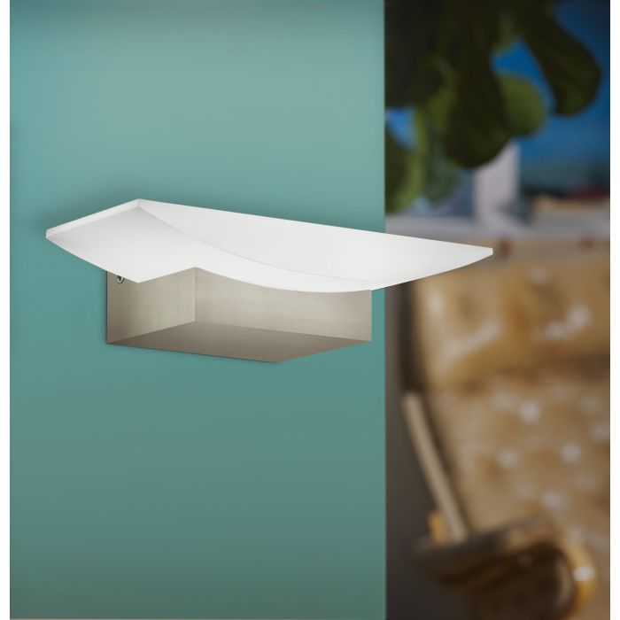 Cargue la imagen en el visor de la galería, Aplique de Parede LED em Alumínio Níquel Mate com Abajur Branco METRASS EGLO