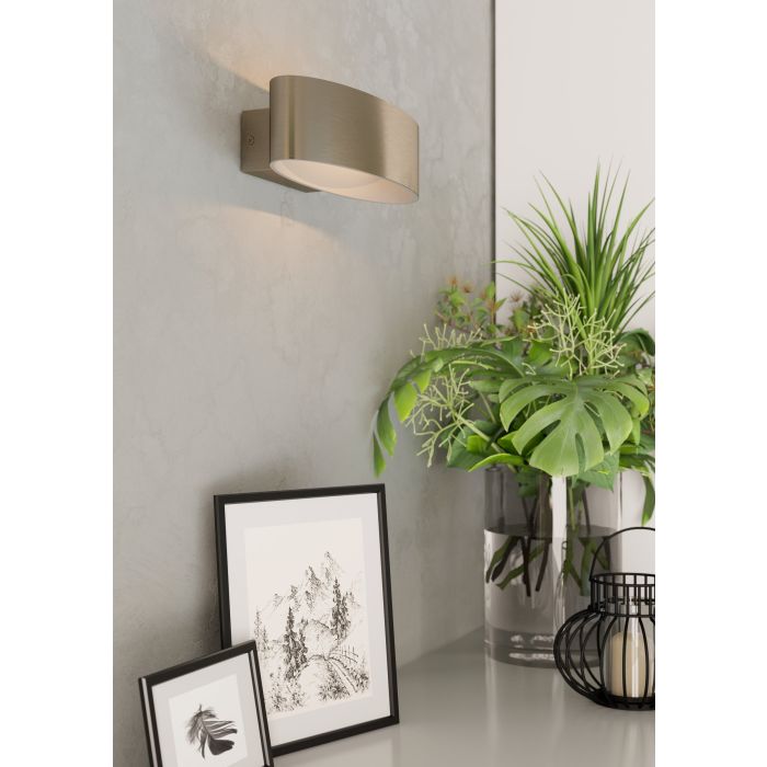 Load image into Gallery viewer, Aplique de Parede LED Curvo em Metal Níquel Mate MACCACARI EGLO