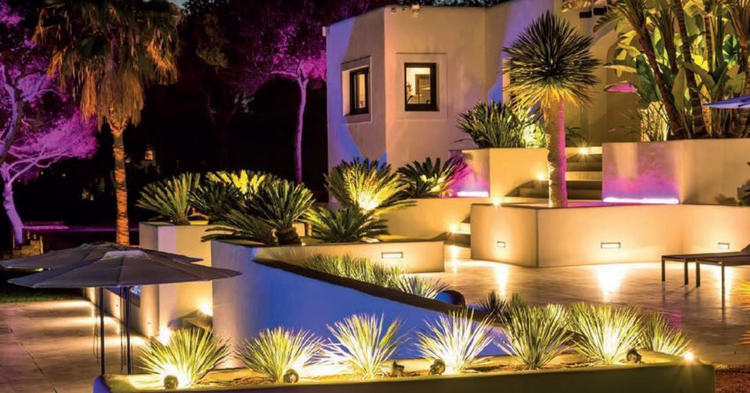 Iluminação de jardins: como escolher o melhor candeeiro para o seu espaço verde