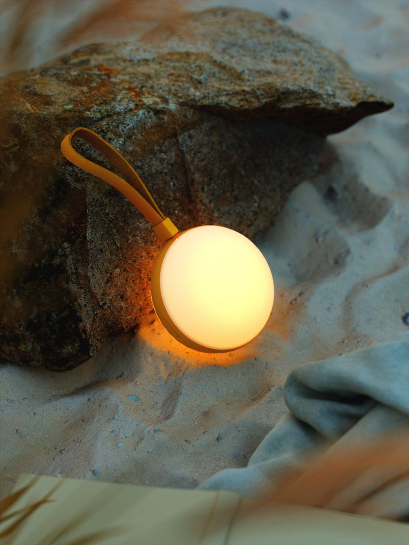 Load image into Gallery viewer, Luz Portátil a Bateria Branco e Amarelo Bring To-Go NORDLUX
