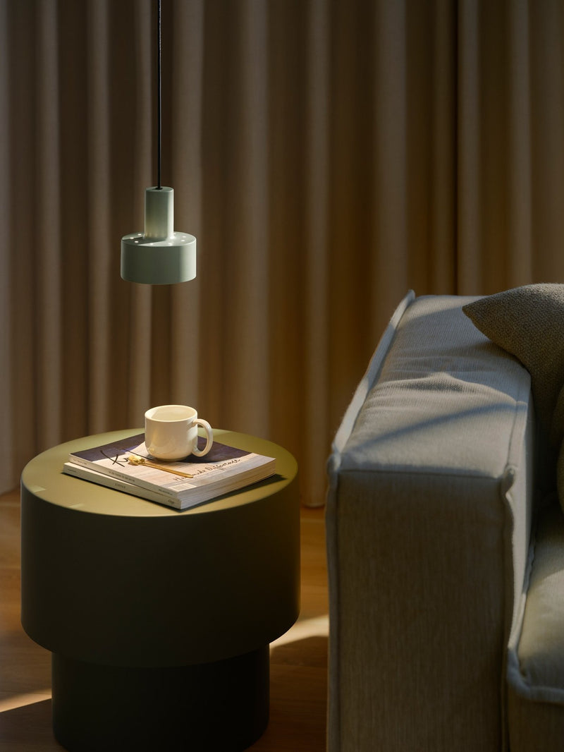 Load image into Gallery viewer, Candeeiro Suspenso Minimalista em Verde Matis NORDLUX
