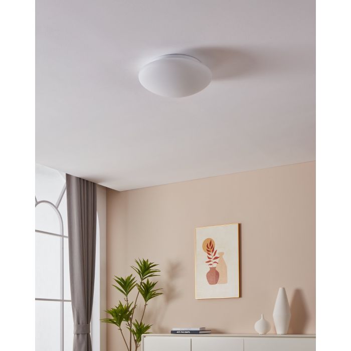 Cargue la imagen en el visor de la galería, Plafon de Teto Redondo em Metal Branco com Vidro Opalino ELLA EGLO
