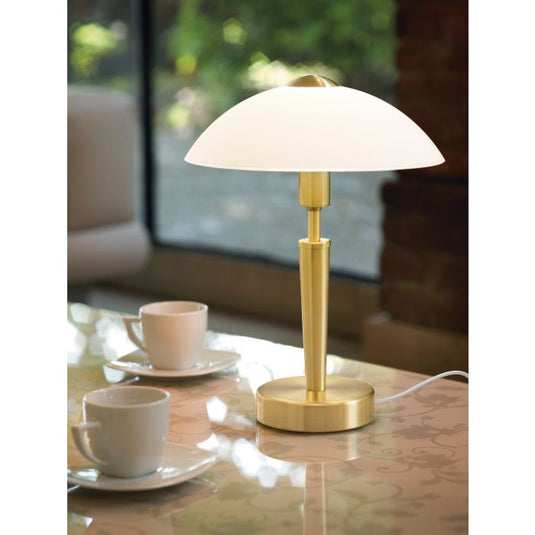 Candeeiro de Mesa com Base em Latão Mate e Vidro Branco Acetinado SOLO 1 EGLO