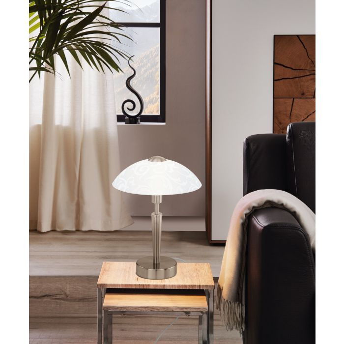 Load image into Gallery viewer, Candeeiro de Mesa com Base Níquel Mate e Abajur de Vidro Branco SOLO EGLO
