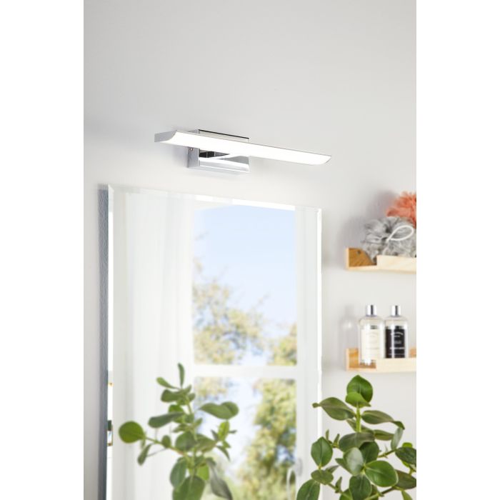 Cargue la imagen en el visor de la galería, Aplique Casa de Banho LED em Metal Cromado e Plástico Branco TABIANO EGLO
