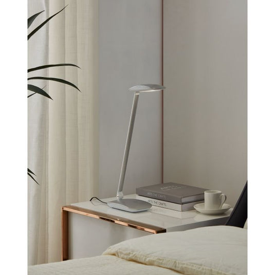 Candeeiro de Mesa LED com USB e Luz Regulável CAJERO EGLO