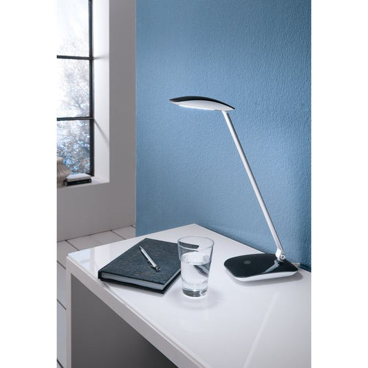 Candeeiro de Mesa LED com Porta USB e Luz Regulável CAJERO EGLO