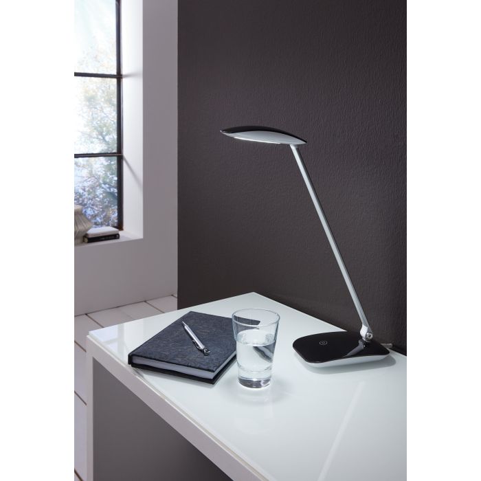 Carregue imagem no visualizador da galeriaCandeeiro de Mesa LED com Porta USB e Luz Regulável CAJERO EGLO
