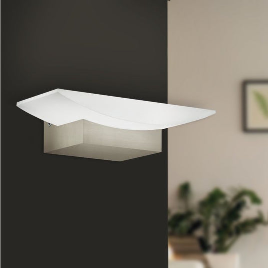 Aplique de Parede LED em Alumínio Níquel Mate com Abajur Branco METRASS EGLO
