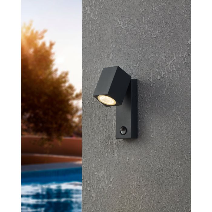 Carregue imagem no visualizador da galeriaAplique de Parede Exterior com Sensor de Movimento SAKEDA EGLO
