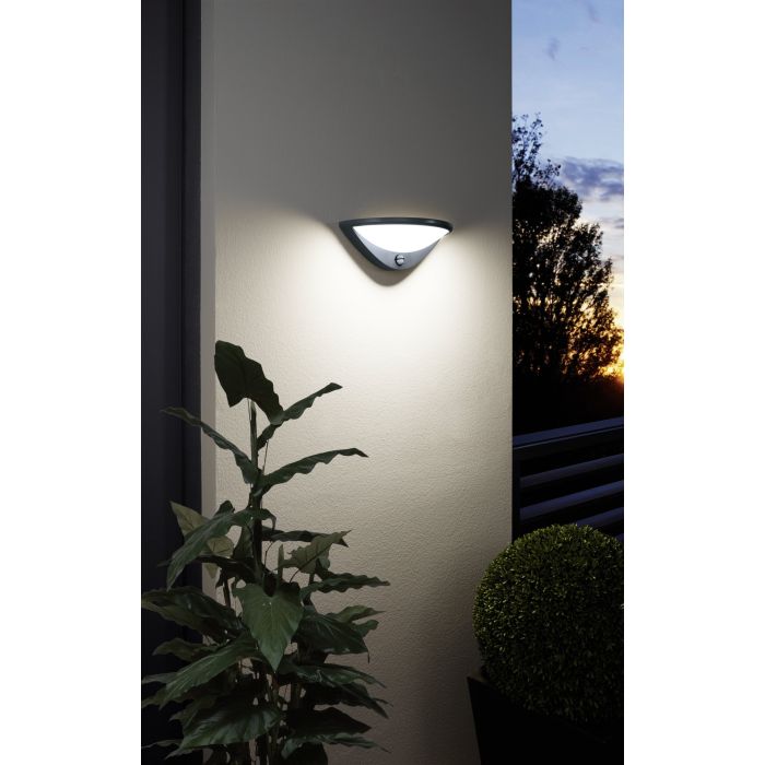 Carregue imagem no visualizador da galeriaAplique de Exterior LED com Sensor de Movimento BELCREDA EGLO
