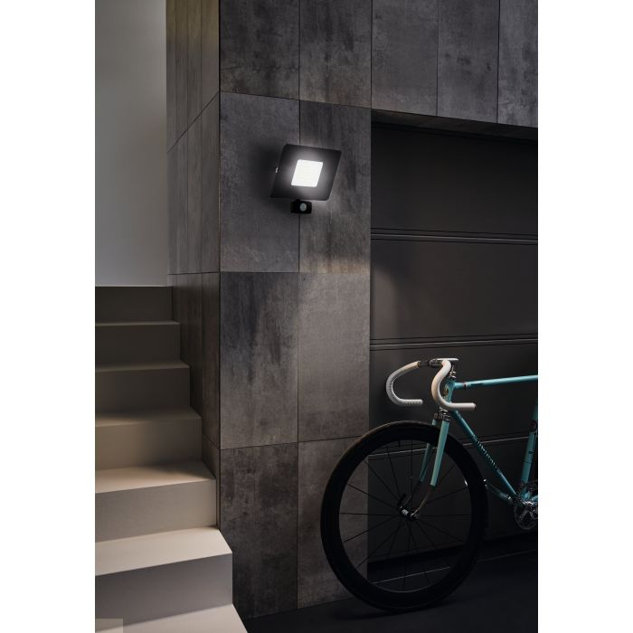 Load image into Gallery viewer, Projetor de Exterior com Sensor de Movimento FAEDO 3 EGLO
