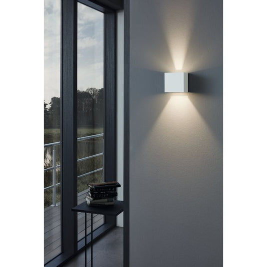 Aplique de Exterior LED com Corpo Quadrado em Alumínio Branco CALPINO EGLO