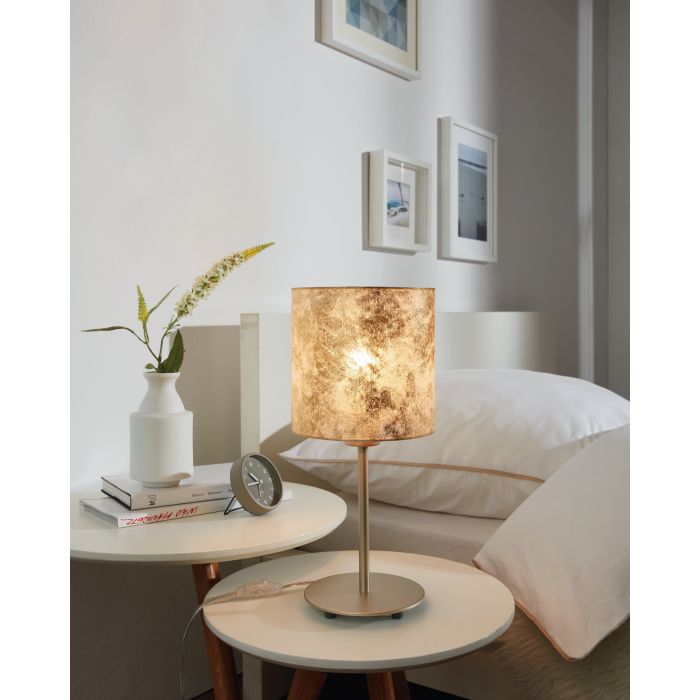 Carregue imagem no visualizador da galeriaCandeeiro de Mesa com Base Metálica Champanhe e Abajur em Tecido VISERBELLA EGLO
