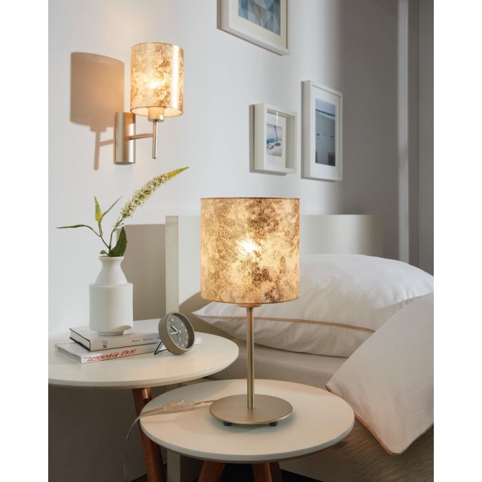 Carregue imagem no visualizador da galeriaCandeeiro de Mesa com Base Metálica Champanhe e Abajur em Tecido VISERBELLA EGLO
