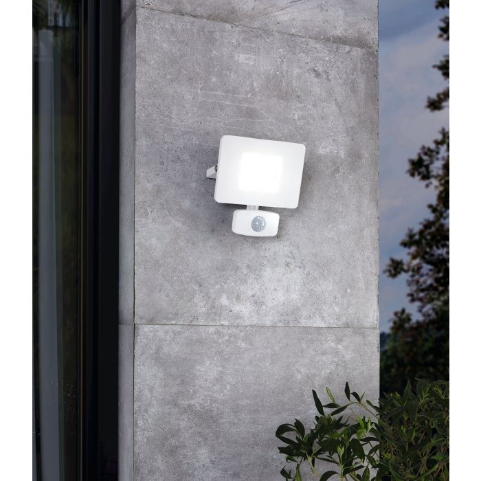 Load image into Gallery viewer, Projetor de Exterior com Sensor de Movimento FAEDO 3 EGLO
