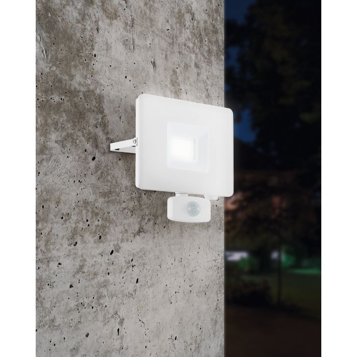 Load image into Gallery viewer, Projetor de exterior com sensor de movimento FAEDO 3 EGLO
