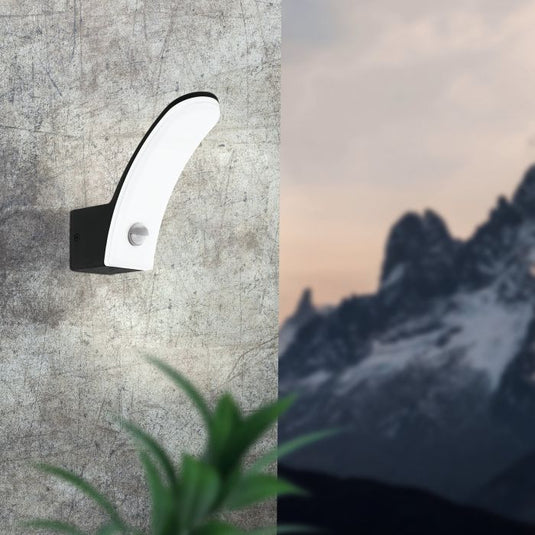 Aplique de Parede Exterior LED com Sensor de Movimento FIUMICINO EGLO