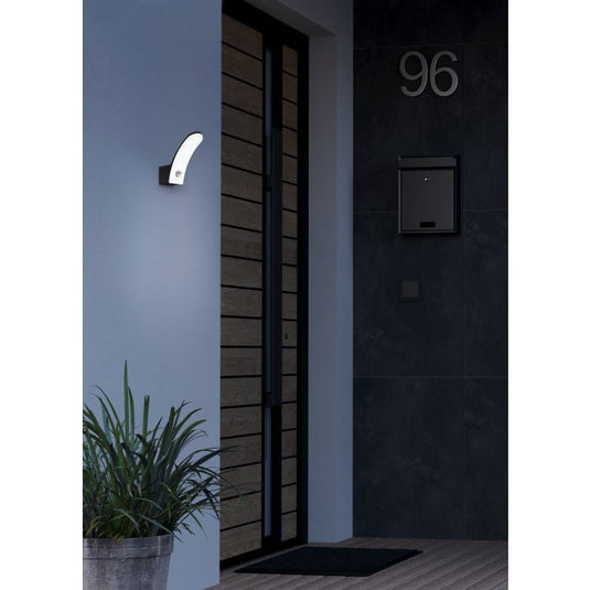 Aplique de Parede Exterior LED com Sensor de Movimento FIUMICINO EGLO
