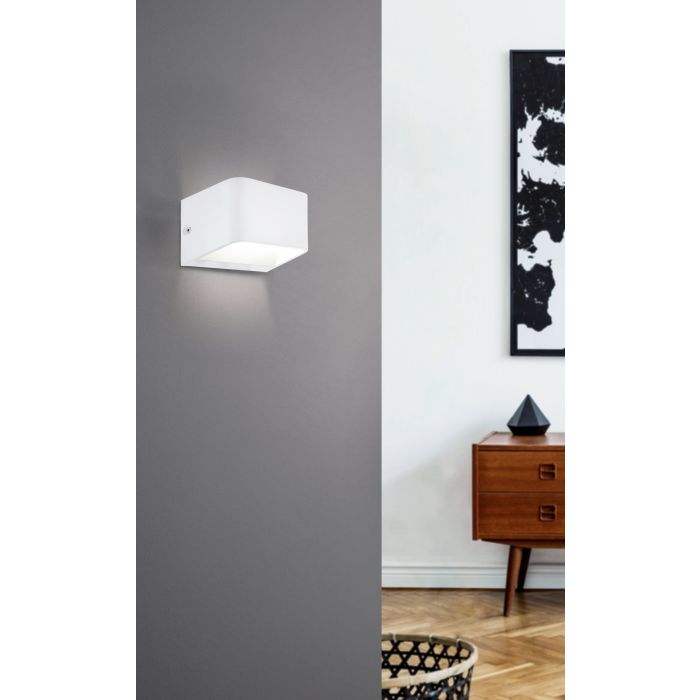 Cargue la imagen en el visor de la galería, Aplique de Parede LED com Corpo Cubo em Alumínio Branco SANIA 4 EGLO
