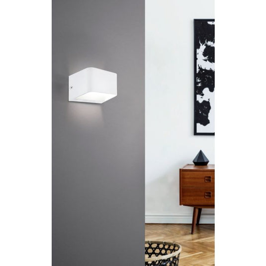 Aplique de Parede LED com Corpo Cubo em Alumínio Branco SANIA 4 EGLO