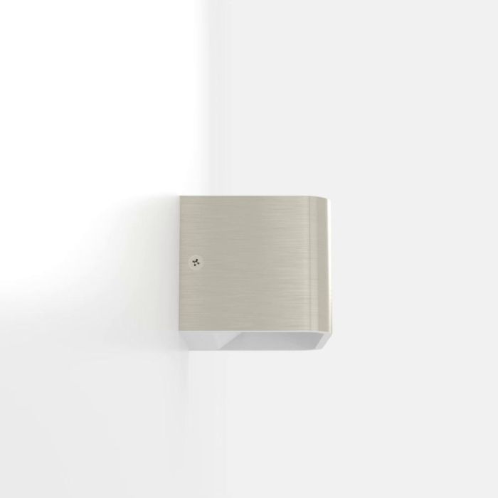 Cargue la imagen en el visor de la galería, Aplique de Parede LED com Corpo Cubo Níquel Mate SANIA 4 EGLO
