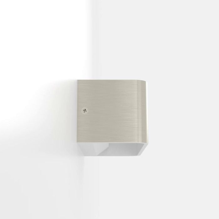 Cargue la imagen en el visor de la galería, Aplique de Parede LED com Corpo Cubo Níquel Mate SANIA 4 EGLO
