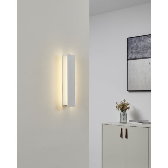 Cargue la imagen en el visor de la galería, Aplique de Parede LED com Painel Giratório em Alumínio e Aço ZUBIALDE EGLO
