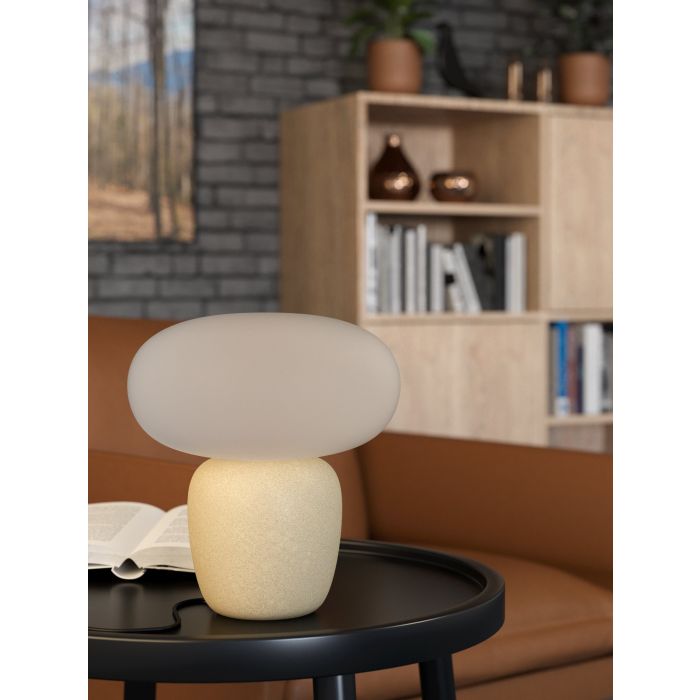 Chargez l'image dans la visionneuse de la galerie, Candeeiro de Mesa com Base Cerâmica Creme e Abajur de Vidro Branco CAHUAMA EGLO

