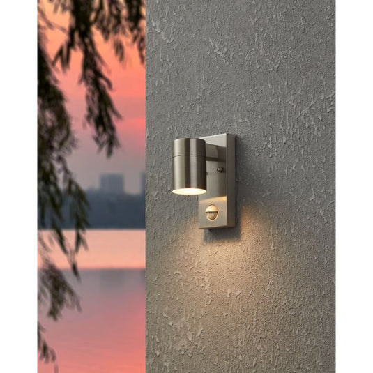 Aplique LED Exterior com Sensor Movimento e Vidro Transparente RIGA 5 EGLO