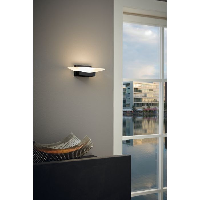 Carregue imagem no visualizador da galeriaAplique de Parede LED com Abajur Branco METRASS EGLO
