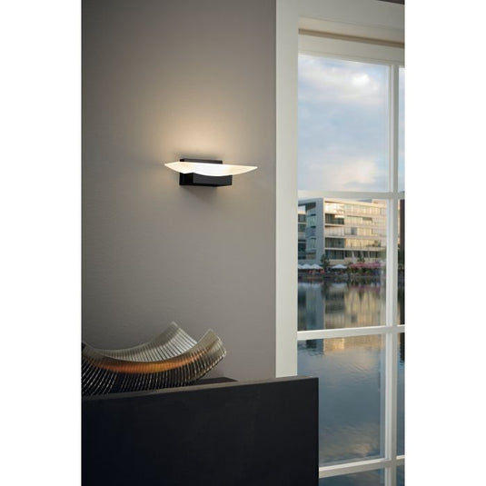 Aplique de Parede LED com Abajur Branco METRASS EGLO