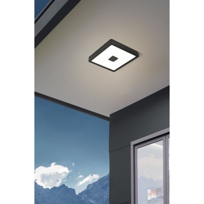 Load image into Gallery viewer, Foco de superfície LED com design minimalista IPHIAS 2 EGLO
