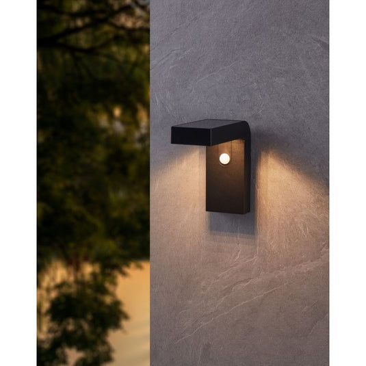 Aplique de Parede Exterior LED com Sensor e Painel Solar BARACCONI EGLO