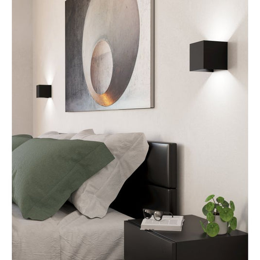 Aplique de Parede Preto com LED Integrado VALMONTONE EGLO