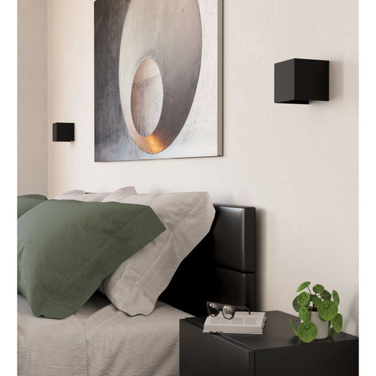 Aplique de Parede Preto com LED Integrado VALMONTONE EGLO