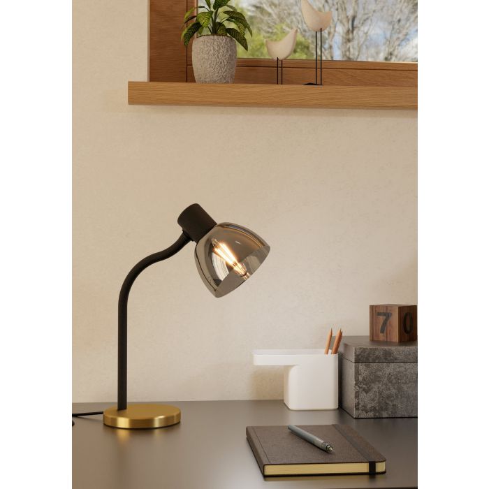 Load image into Gallery viewer, Candeeiro de mesa com base preta e latão escovado MACERE EGLO
