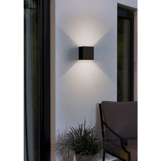 Aplique Exterior com Duas Fontes de Luz e Abas Ajustáveis CALPINO 3 EGLO