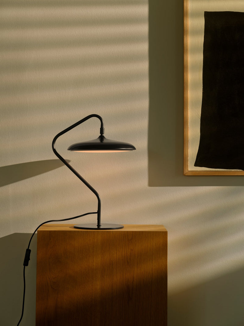Load image into Gallery viewer, Candeeiro de Mesa Preto Minimalista com Cabeça Inclinável Artist NORDLUX

