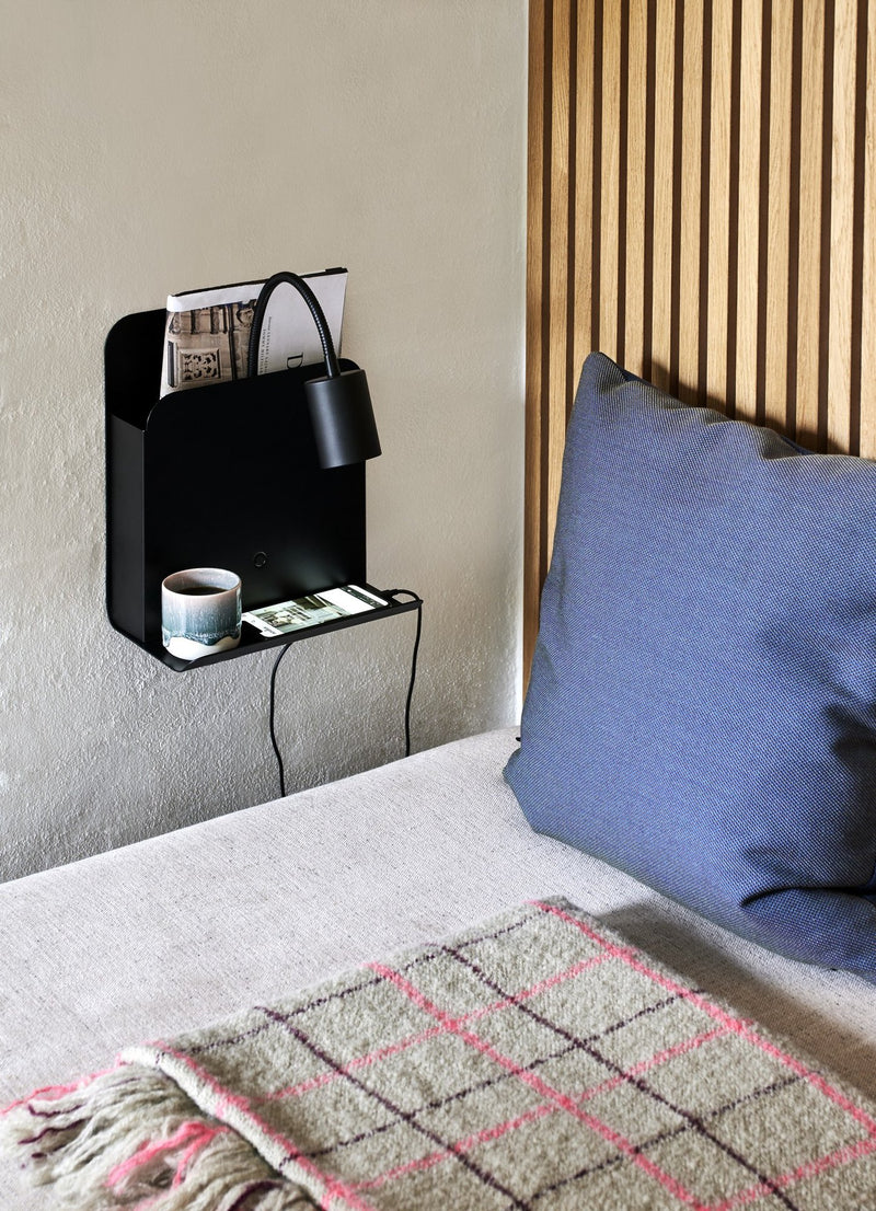 Chargez l'image dans la visionneuse de la galerie, Aplique de Parede Preto com Prateleira e USB ROOMI NORDLUX
