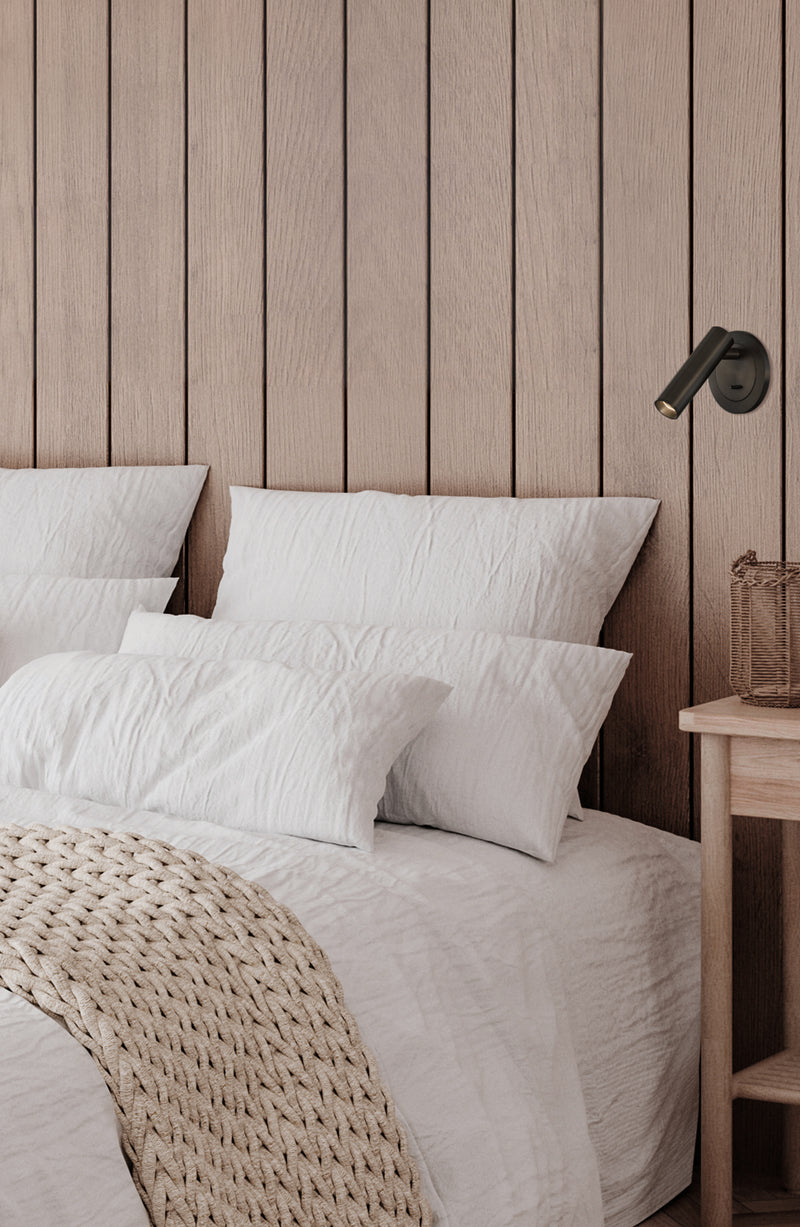 Carregue imagem no visualizador da galeriaAplique de Parede com luz orientável, acabamento em bronze
