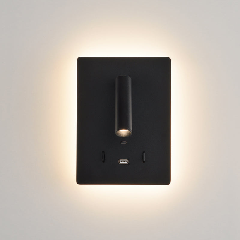 Carregue imagem no visualizador da galeriaAplique de Parede com luz orientável e carregamento USB, preto
