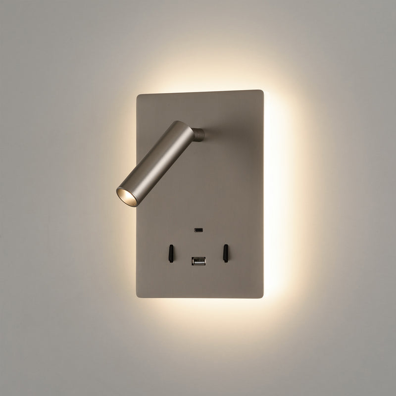 Carregue imagem no visualizador da galeriaAplique de Parede com luz orientável e carregamento USB, níquel
