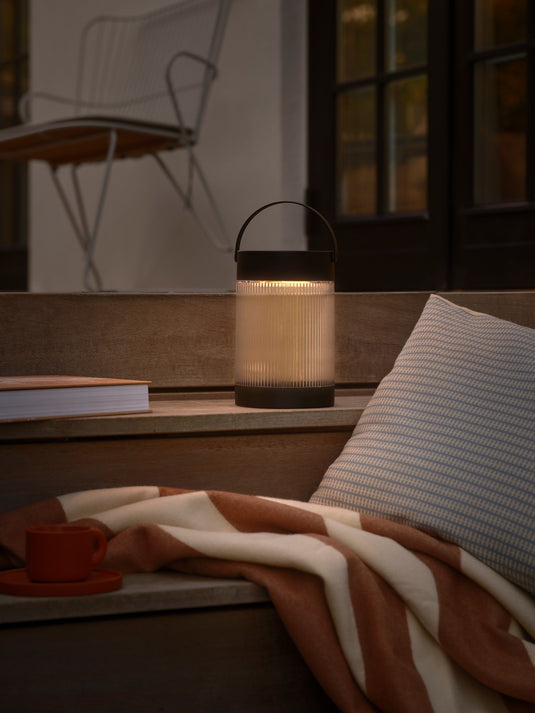 Candeeiro de mesa portátil solar, sem fios, com bateria, exterior e interior, em preto - Coupar - Nordlux