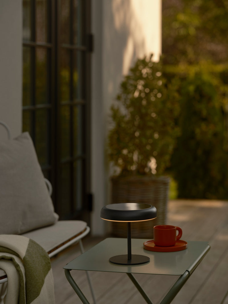 Load image into Gallery viewer, Candeeiro de mesa portátil solar, sem fios, com bateria, preto, exterior e interior - Elmer - Nordlux
