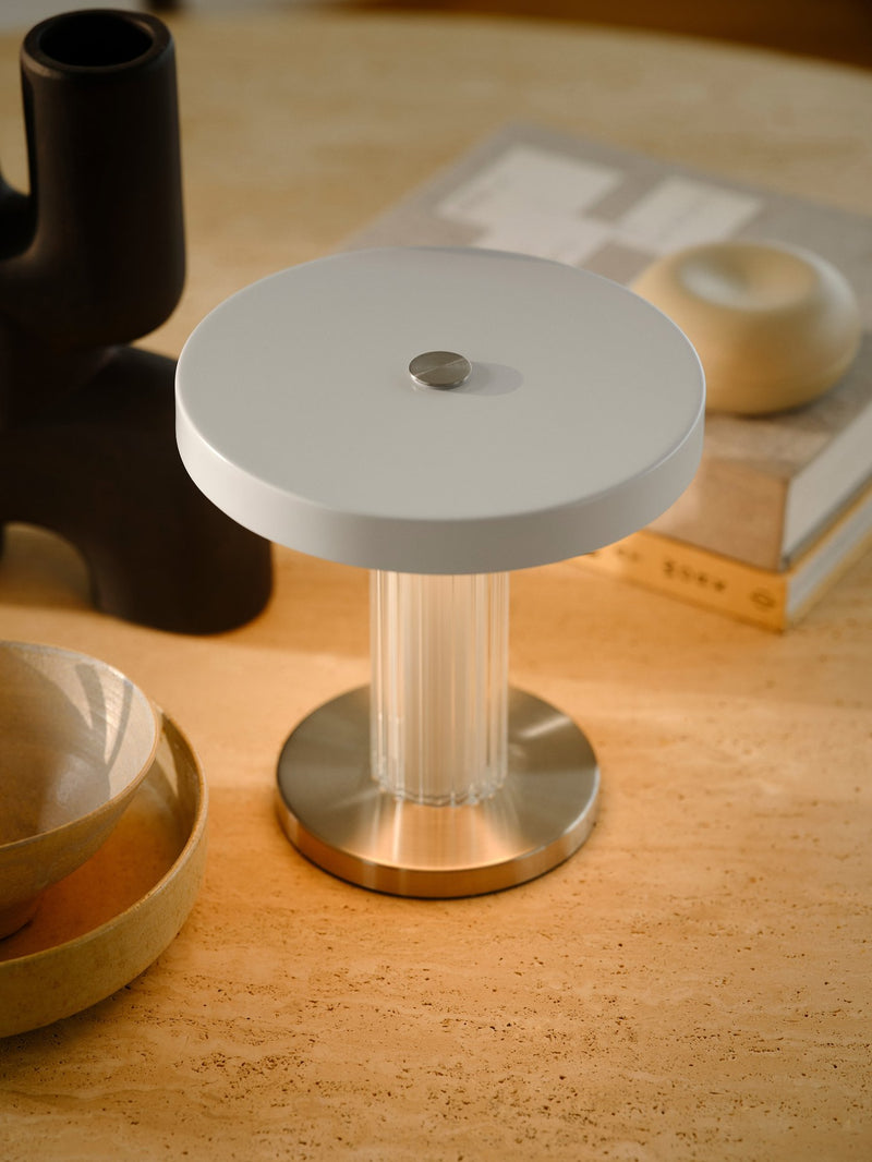 Carregue imagem no visualizador da galeriaCandeeiro de Mesa Portátil Branco TREZZI NORDLUX

