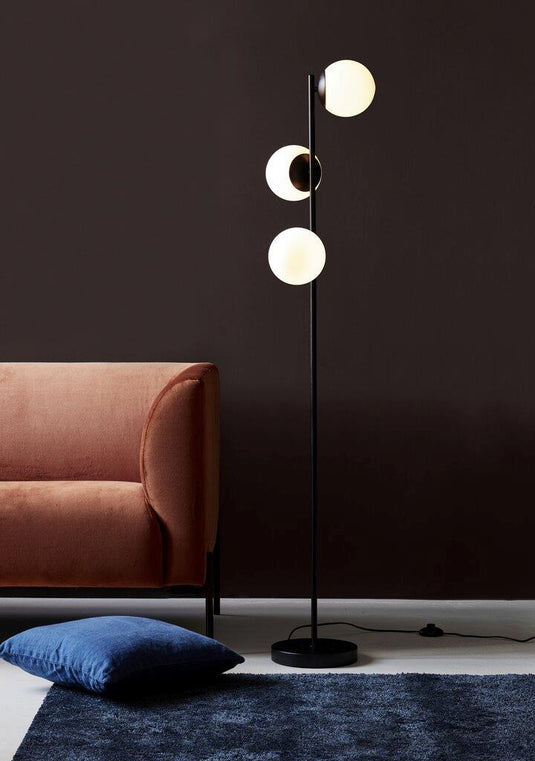 Candeeiro de Pé Preto com Vidro Opal Branco Fosco Lilly NORDLUX