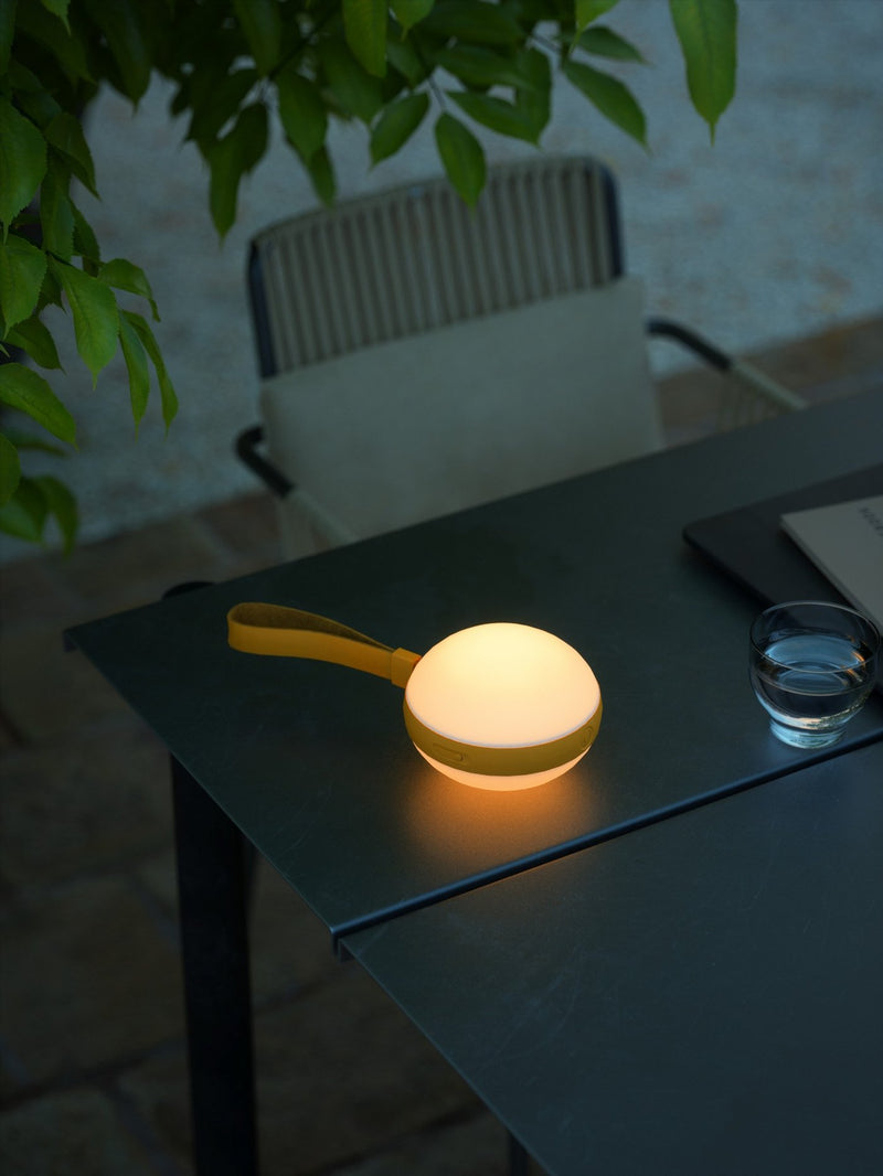 Load image into Gallery viewer, Luz Portátil a Bateria Branco e Amarelo Bring To-Go NORDLUX
