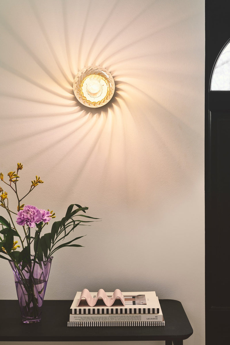 Carregue imagem no visualizador da galeriaAplique de Parede Art Deco com Cúpula de Vidro Chisell NORDLUX
