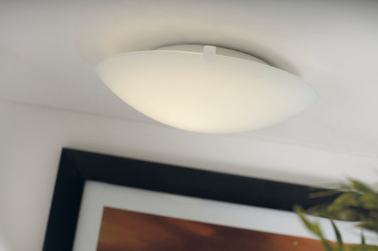 Candeeiro de Teto Clássico com Abajur em Vidro Branco Opalino Standard NORDLUX